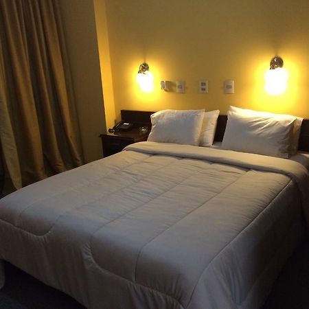 Hotel Manduvira Asunción Zimmer foto