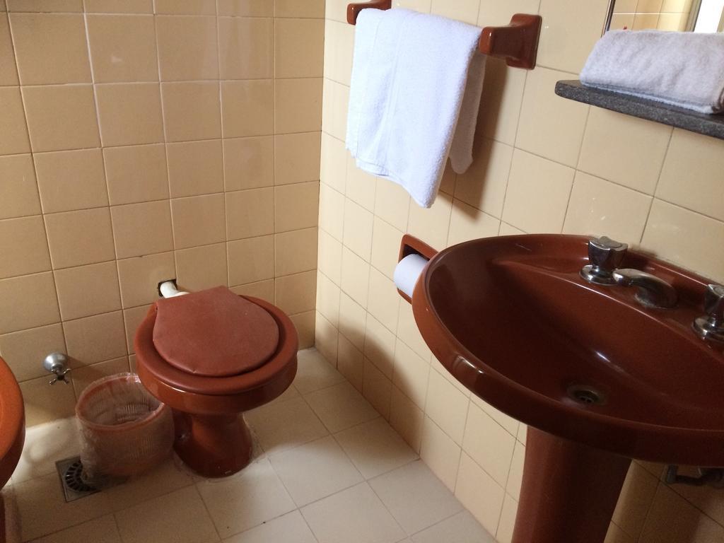 Hotel Manduvira Asunción Zimmer foto