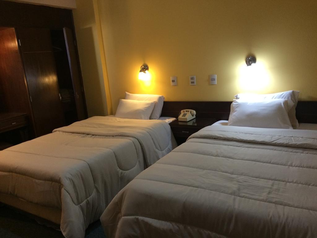 Hotel Manduvira Asunción Zimmer foto
