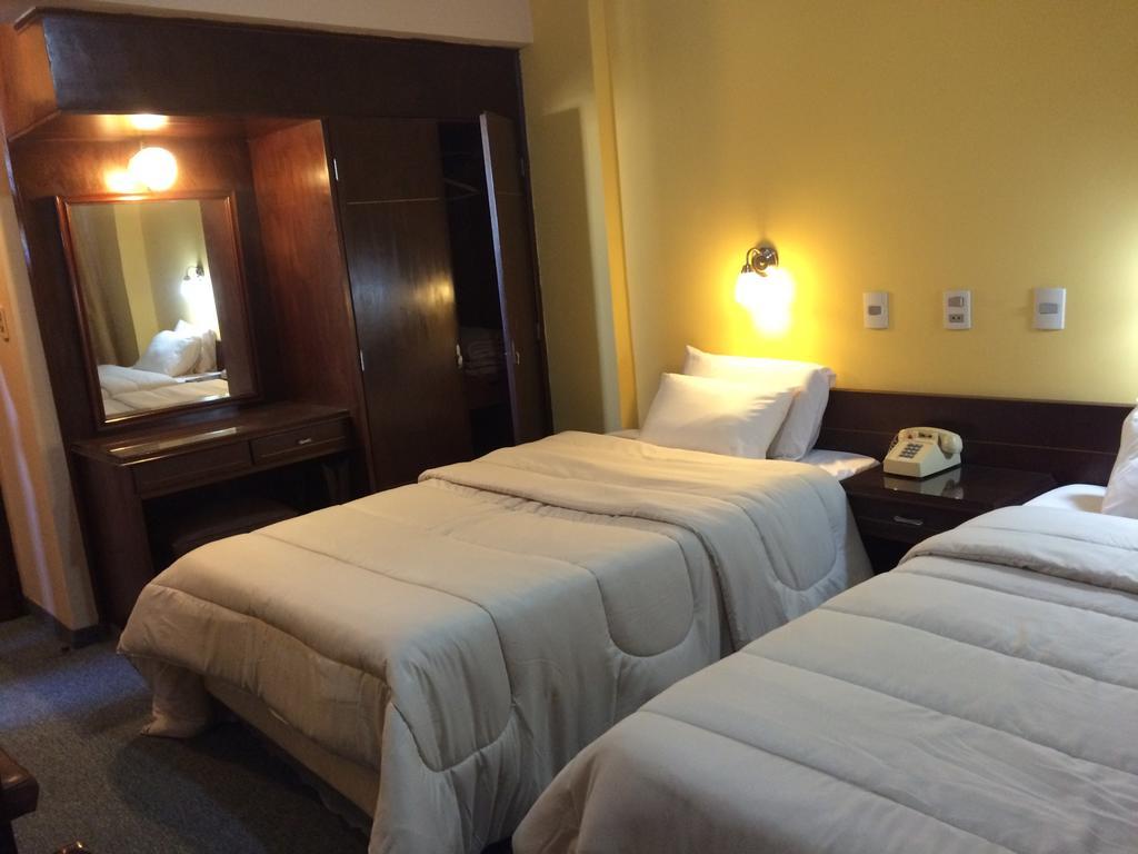 Hotel Manduvira Asunción Zimmer foto