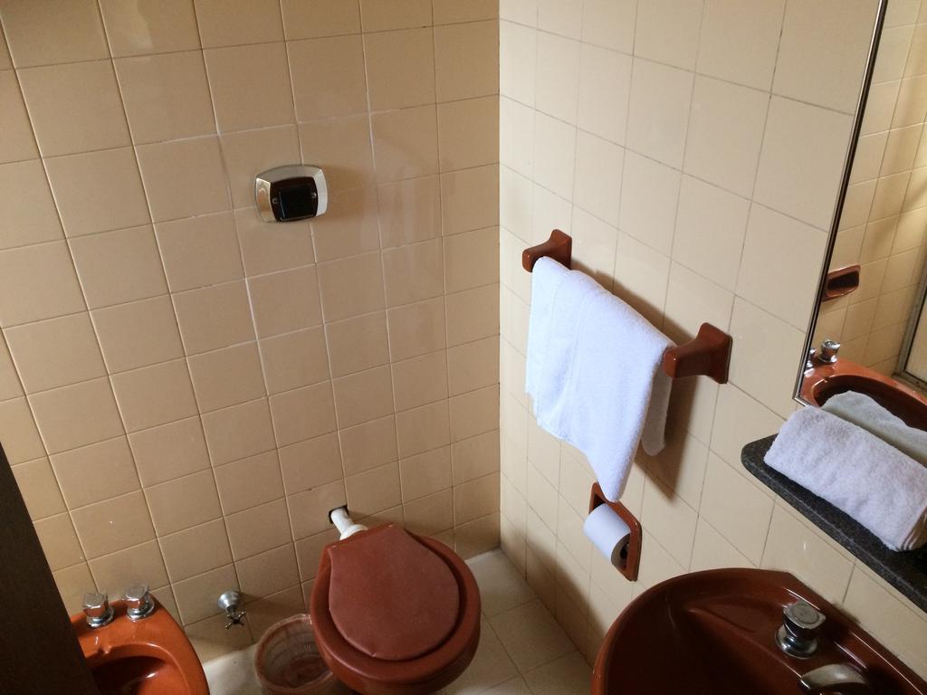 Hotel Manduvira Asunción Zimmer foto