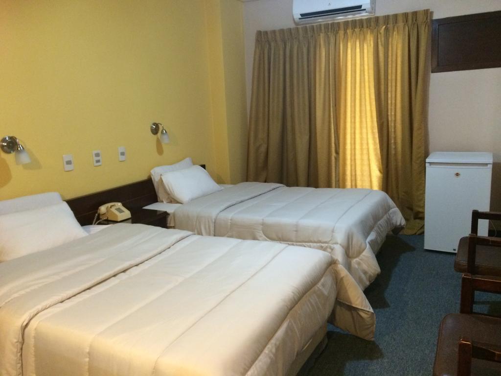 Hotel Manduvira Asunción Zimmer foto